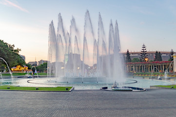 Fototapeta premium Big central fountain 2