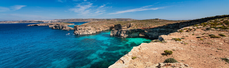 Fototapeta na wymiar The Blue Lagoon on Comino Island, Malta Gozo.