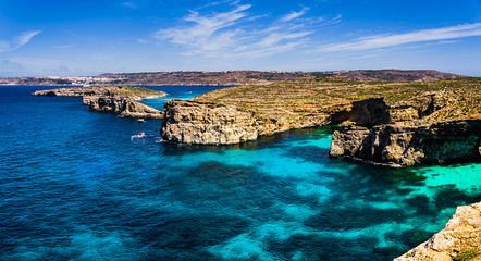 The Blue Lagoon on Comino Island, Malta Gozo. - obrazy, fototapety, plakaty