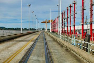 ON the Salto Grande Dam