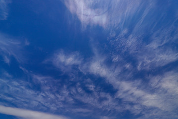 爽やかな青空と雲