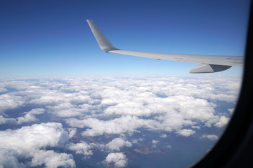 飛行機　窓　風景