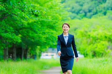 ビジネス女性・新緑