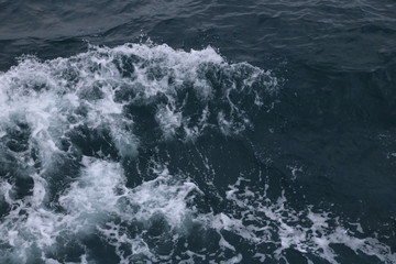 Obraz na płótnie Canvas waves on the sea