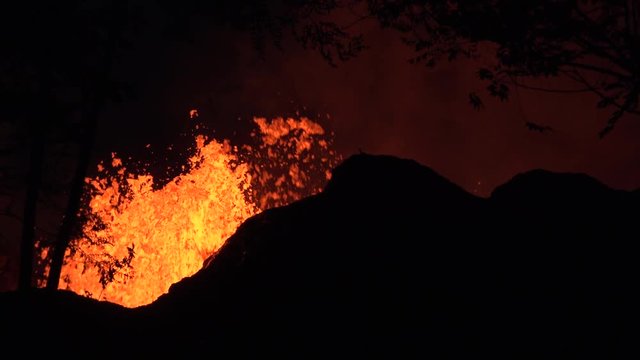 Kilauea Volcano Eruption 2018 - Boiling Lava Erupts From Fissure At Night