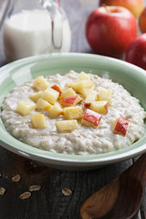 Oatmeal with caramelized apples