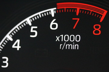 Vehicle tachometer with red zeon