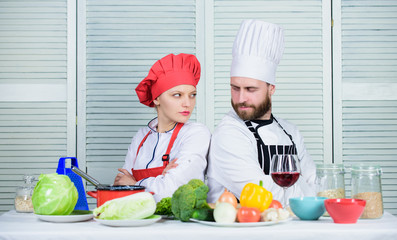Reasons why couples cooking together. Cooking with your spouse can strengthen relationships....