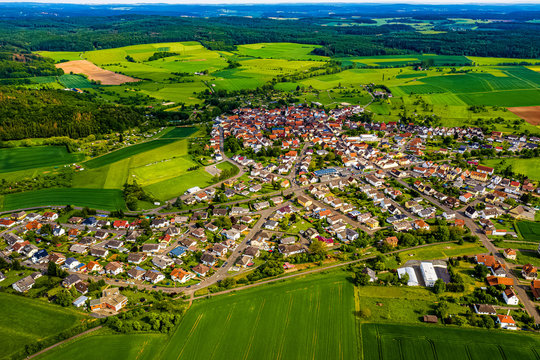 Dorf Villingen in Hessen aus der Luft