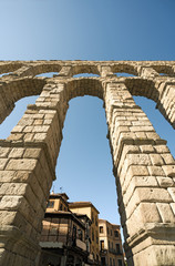 Roman aqueduct of Segovia, bottom view