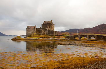 Naklejka na ściany i meble castle in scotland