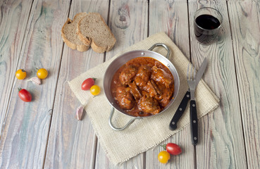 Meatballs in tomato sauce (Greek cuisine)