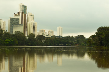 Fototapeta na wymiar Lago Igapó Londrina Paraná