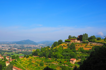 Fototapeta na wymiar Romantic hills near Bergamo with view towards the padan plain.