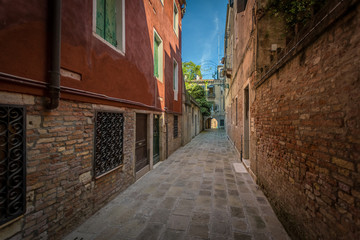 Fototapeta na wymiar HDR photo of a street in Venezia, Italy