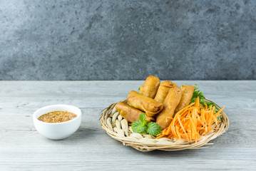 deep fried spring rolls, Por Pieer Tod or Fried spring rolls (Thai Spring Roll) Snacks and snacks that are popular with Thai and Chinese people.