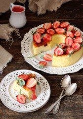 Homemade cheesecake with fresh strawberries 