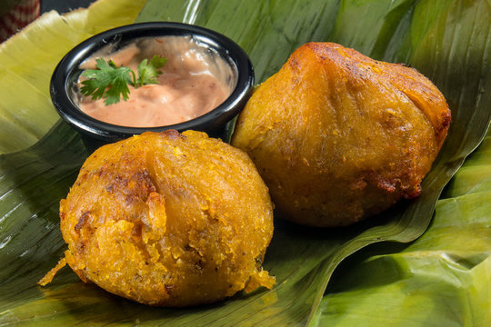 PAPAS RELLENAS EN SALSA ROSADA