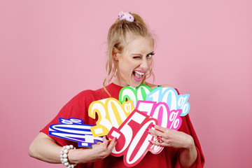 femme drôle humour fond rose