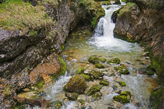 Wasserfall in der Wasserlochklamm in der Steiermark