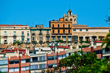 Fototapeta na wymiar fachada ciudad mediterránea, Tarragona