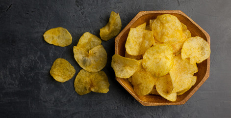 Aperitivo de patatas fritas caseras