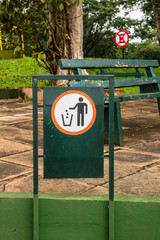 Placa de sinalização encontradas nas ruas do Brasil e pelo mundo