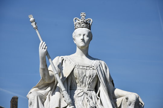 Queen Victoria Statue in Kensington Gardens, London England