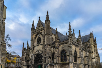 Fototapeta na wymiar Basilique Saint Michel in Bordeaux, France
