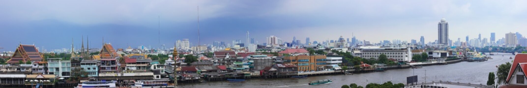 Panoramic image of Bangkok showing the Chao Phraya River.