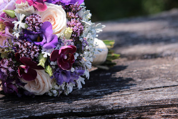 Hochzeitsstrauß Blumenstrauß violett pink Rose