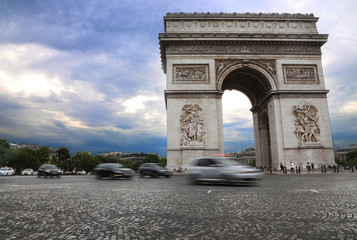 Fototapeta na wymiar Vue de L'arc de Triomphe, Paris (France)