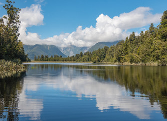 Fototapeta na wymiar Beautiful Reflections on Lake Matheson