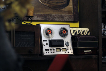 Fototapeta premium amplifier radio old a background 