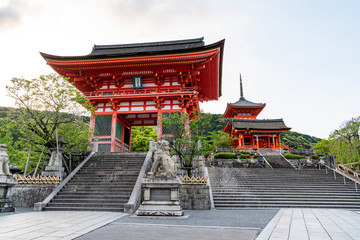 [京都]清水寺仁王門の風景
