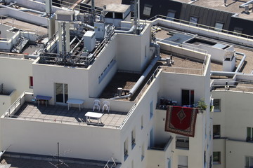 Toits d'un immeuble à Paris, vue aérienne