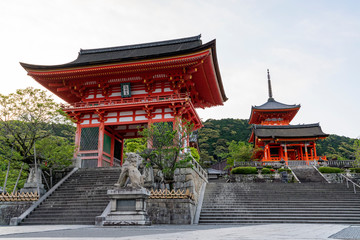 [京都]清水寺仁王門の風景