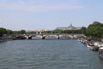 Pont de la Concorde sur la Seine à Paris	