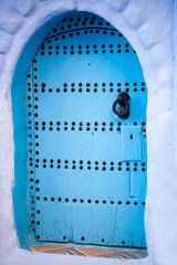 Puerta azul en Chauen, Marruecos