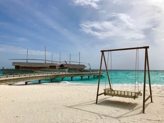 Malediven Milaidhoo Schaukel am Strand