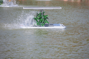 Water hydraulic turbine for water treatment and circulation of oxygen