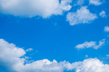 Fototapeta na wymiar 【写真素材】 青空　空　雲　初夏の空　背景　背景素材　6月　コピースペース