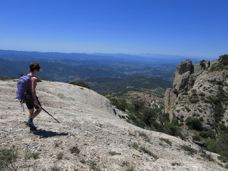 randonneuse sur le haut de la sierra