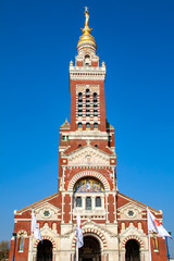 Albert . Basilique néo-byzantine Notre-Dame de Brebières. Somme. Picardie. Hauts-de-France