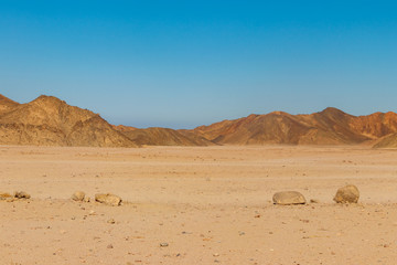 View of Arabian desert and mountain range Red Sea Hills in Egypt - obrazy, fototapety, plakaty