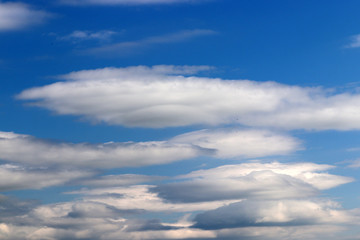 Des nuages dans le ciel de Belgique