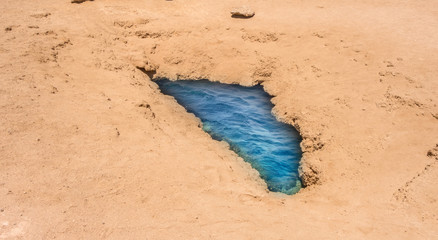 Fototapeta na wymiar Desert mountains great crack formations earth.