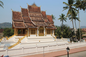 Fototapeta premium buddhist temple (Haw Pha Bang) in Luang Prabang (Laos)