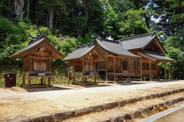 島根県松江市の神魂神社境内に建つ式内社の社