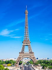 パリ　エッフェル塔　縦位置